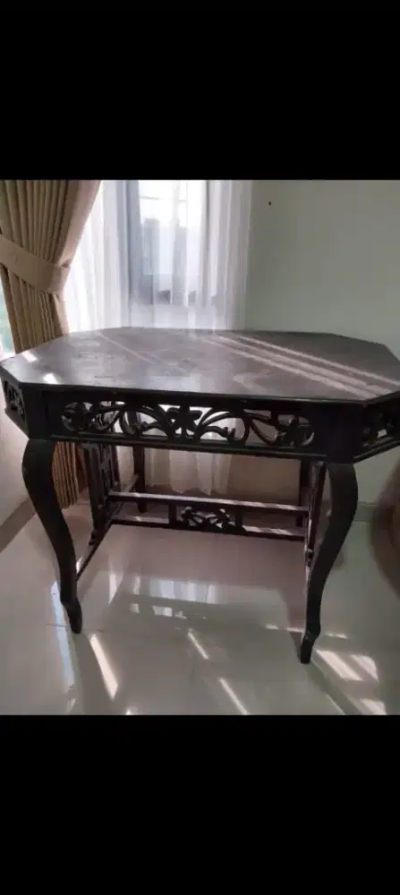 Meja antik ukir persegi panjang