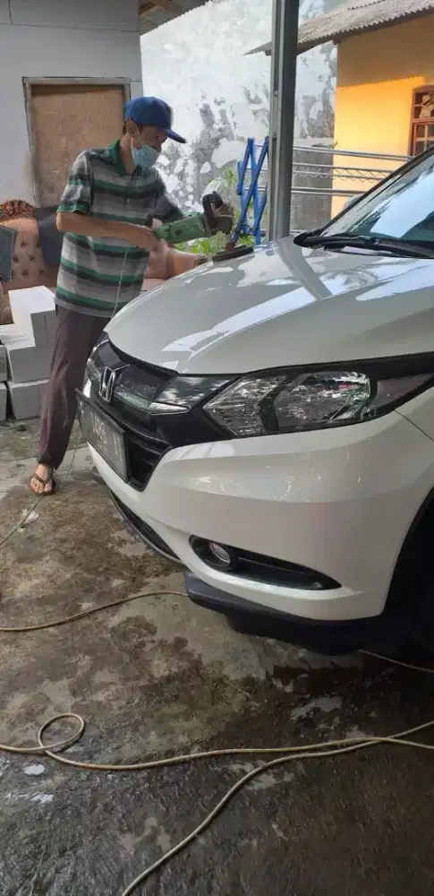 POLES MOBIL AUTODETAILING DAN NANO CERAMIC COATING
