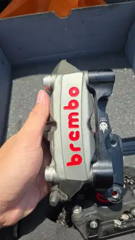 BREMBO M4 KIRI ORI BEKAS