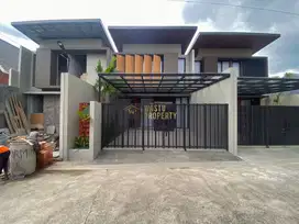 Rumah Mewah 2 Lantai Full Furnished Dekat Maguwoharjo