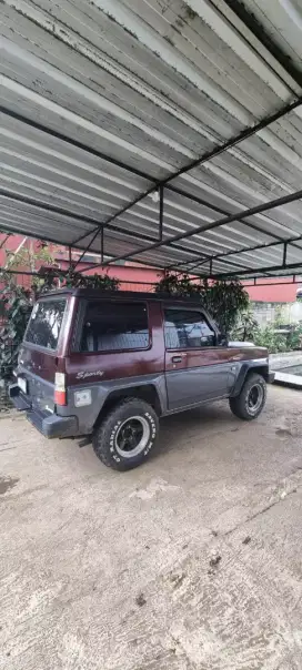 Feroza 1995 kaleng gembreng