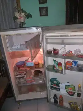 Kulkas 1 pntu beku dngin lengkap free lalamove