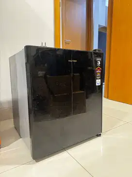 Kulkas Mini/Mini Refrigerator/Mini Bar Polytron PLH 51 (FULLSET MULUS)