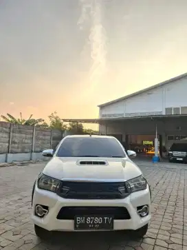 Hilux 2017 G DC manual. Km 137rb