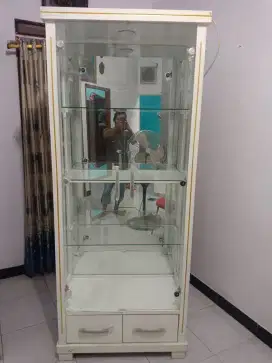 Dijual lemari kaca kayu mulus