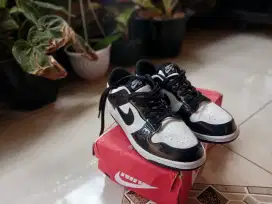 Macam macam sepatu baru dan bekas