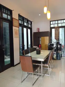 (FAST SALE) RUMAH TERUSAN SETRARIA, SARIJADI, BANDUNG , FULL FURNISHED