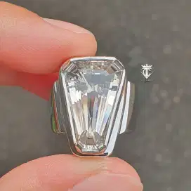 Batu Permata Natural Colorless Topaz Loupe Clean 17.85 Ct NTE GRI Memo