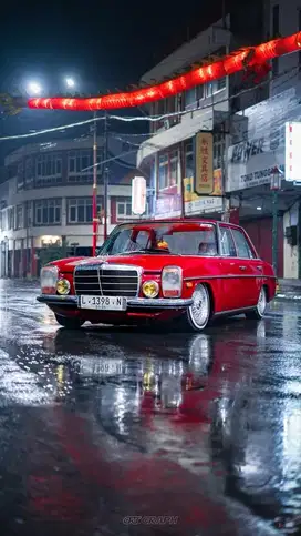 MERCEDES BENZ W115 MINI 200 full restored manual RED