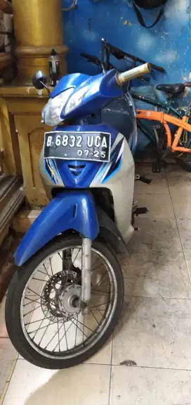 Honda karisma 125 tahun 2005