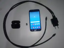 Samsung Galaxy J7 Pro (3/32)
