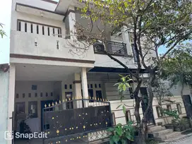 Di jual cepat rumah 2 lantai kondisi bagus di harapan indah bekasi