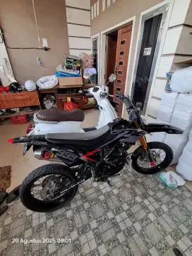 Forsale kawasaki D-tracker 2021 like new