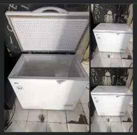 Jual bu freezer box kapasitas 200 liter merk HAIKA
