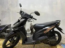 Beat Karbu warna hitam