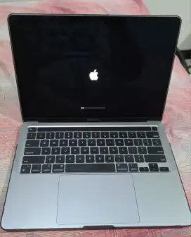 Macbook Pro M2 13.3 inchi mulus jarang pakai