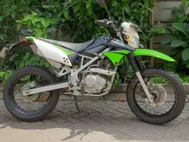 Kawasaki klx 150s 2011 hijau original supermoto