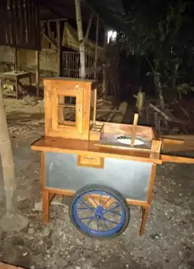 gerobak cilok, sempol, bakso tusuk, dll