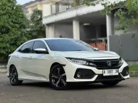 Honda Civic 1.5 Turbo HB AT Putih 2017