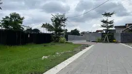 Rumah dengan Desain Cakep Strategis dekat UPN,UGM,Pakuwon Mall