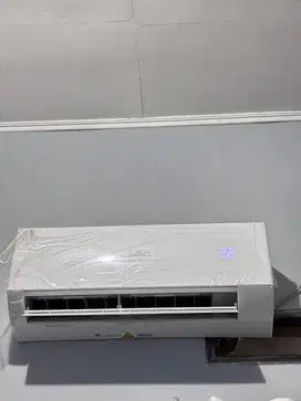 AC Aqua 1/2 PK pemakaian baru 3 bulan lengkap garansi