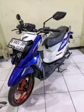 Yamaha x red2014