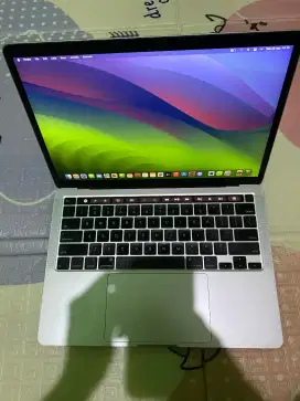 Macbook Pro 2020 8/256 Touchbar