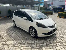 Mobil Honda Jazz RS Tahun 2011