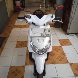 HONDA BEAT PUTIH KARBU 2012