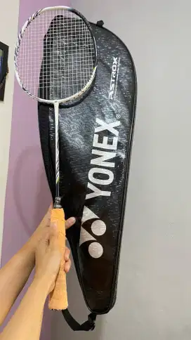 Raket Badminton Merk Yonex (Ori)