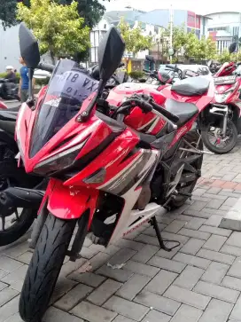 Honda CBR 150R 2017 Racing Red