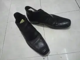 Sepatu boot pendek hitam