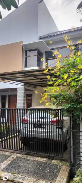 Jual Murah Rumah 2 lantai di Perumahan jatinegara indah SHM