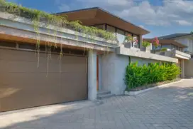 Villa Mewah Dekat Pantai dengan Pemandangan Laut di Sanur Bali