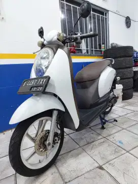 DIJUAL CASH HONDA SCOOPY KARBURATOR THN 2010 PAJAK IDUP SIAP PAKAI