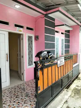 Di kontrakan Rumah Baru di Pancoran Mas,Depok