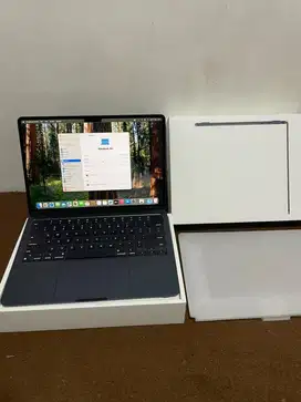 Macbook Air M2 13 inch iBox 8/256 Like New