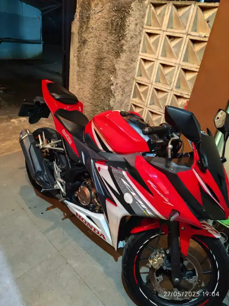 Dijual Honda CBR 150R 2016