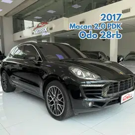 Porsche Macan 2.0 PDK 2017 NIK 2016 Black on Mocca Brown Beige Hitam