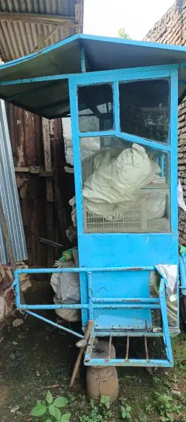 Menjual grobak bakso