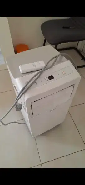 AC Portable Midea 0.5PK Bekas Like New