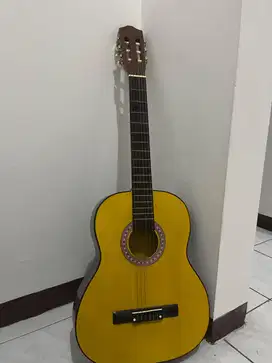 Gitar mulus 1 bulan jarang pakai