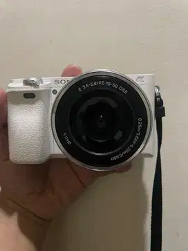Kamera Mirrorless Sony A6000 (FULLSET)
