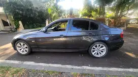BMW 320i 2005 Bensin