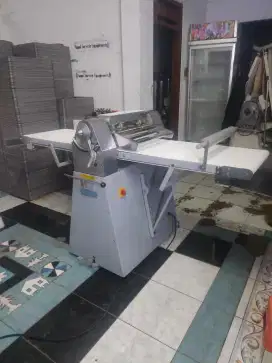 Mesin standing dough sheeter tipe SM-520 merk Sinmag Taiwan