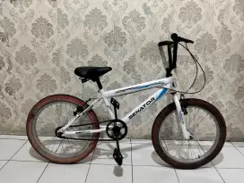 Sepeda  BMx ukuran 20 untuk usia 5 sampai 15 tahun