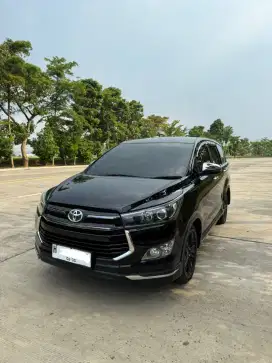 Innova Venturer Diesel matic 2019 istimewa