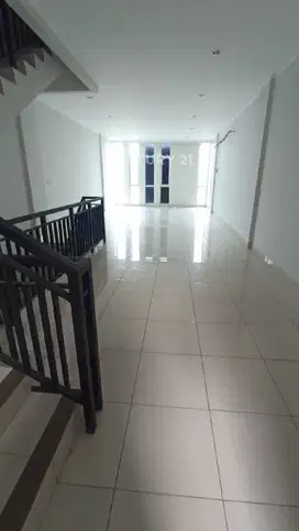 Di Jual  Ruko Burgundy Sumarecon Lokasi Strategis Dan Komersil