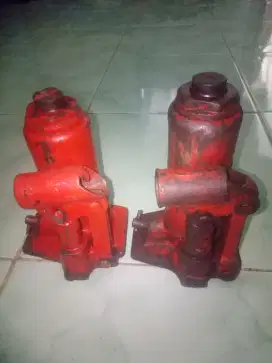 DONGKRAK ADA 2  RP. 50 RB PER BIJI