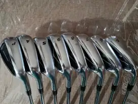 Taylormade R9 Golf Iron Set